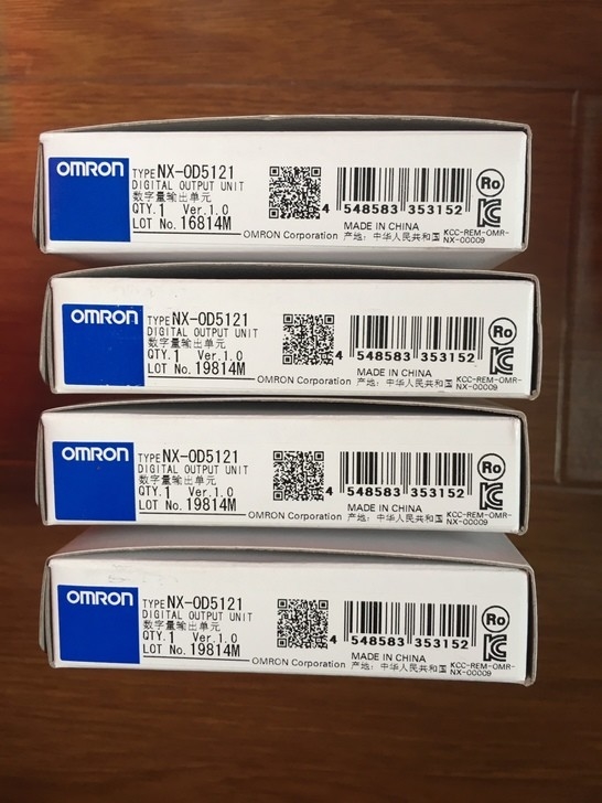12 - 24V o PLC NX 16 da C.C. Omron aponta a unidade de saída NX-OD5121 do transistor de Digitas