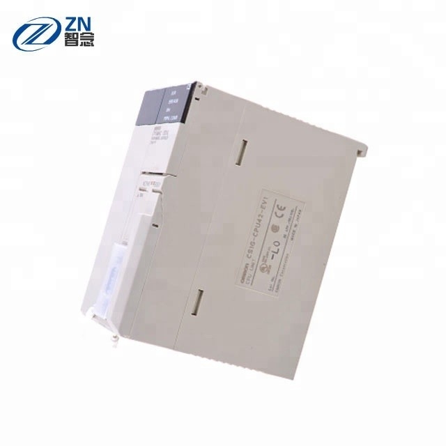 o PLC branco de Omron da cor datilografa ao módulo CS1D-CPU65S do processador central o porto selecionável