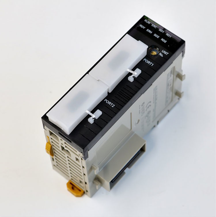 O PLC CJ1W 2 RS-232C de CJ1W-SCU21-V1 Omron move o equipamento de programação de 5/DC 280mA