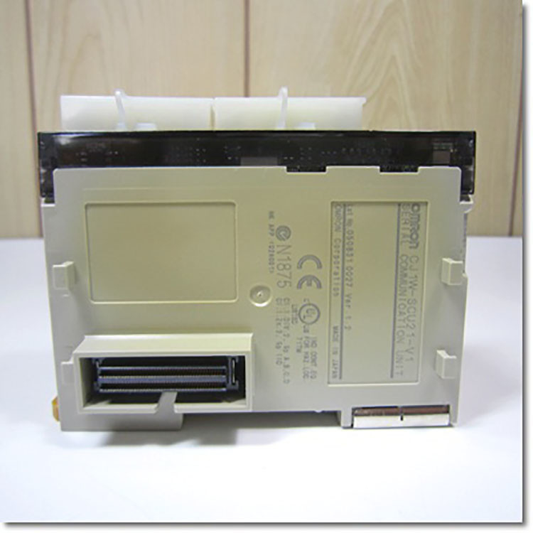O PLC CJ1W 2 RS-232C de CJ1W-SCU21-V1 Omron move o equipamento de programação de 5/DC 280mA