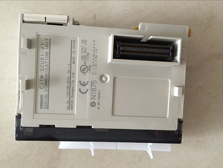 O PLC CJ1W 2 RS-232C de CJ1W-SCU21-V1 Omron move o equipamento de programação de 5/DC 280mA